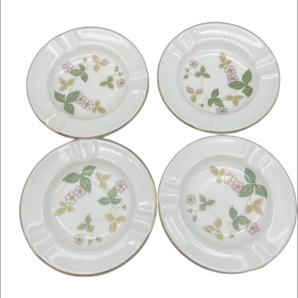 VTG Wedgwood WILD STRAWBERRY Round ASHTRAY BONE CHINA Made in England Set Of 4 - Picture 1 of 4